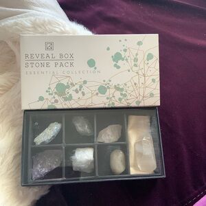 Geocentral Reveal Box Crystals Stone Pack